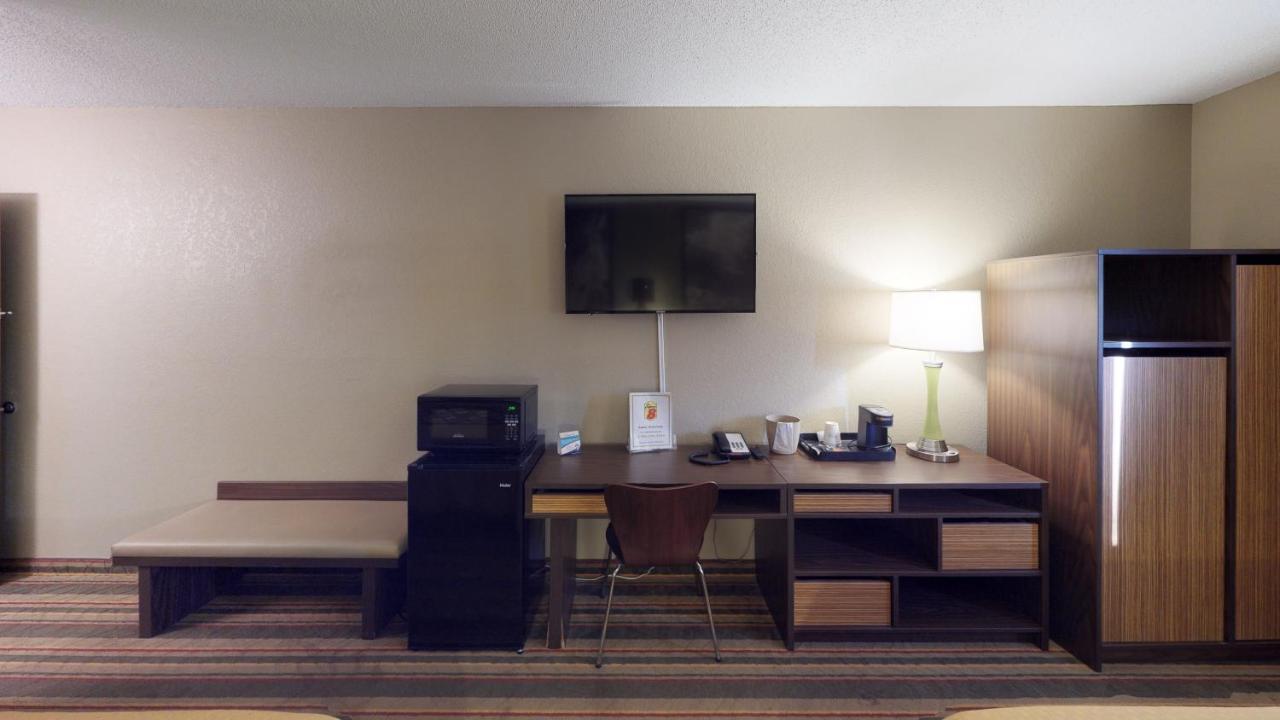 Super 8 By Wyndham Glencoe Hotel Екстериор снимка