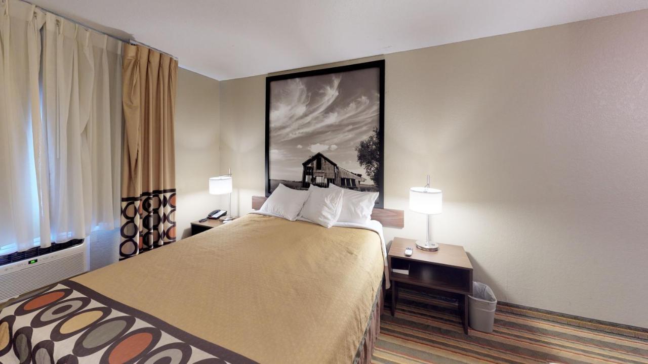 Super 8 By Wyndham Glencoe Hotel Екстериор снимка