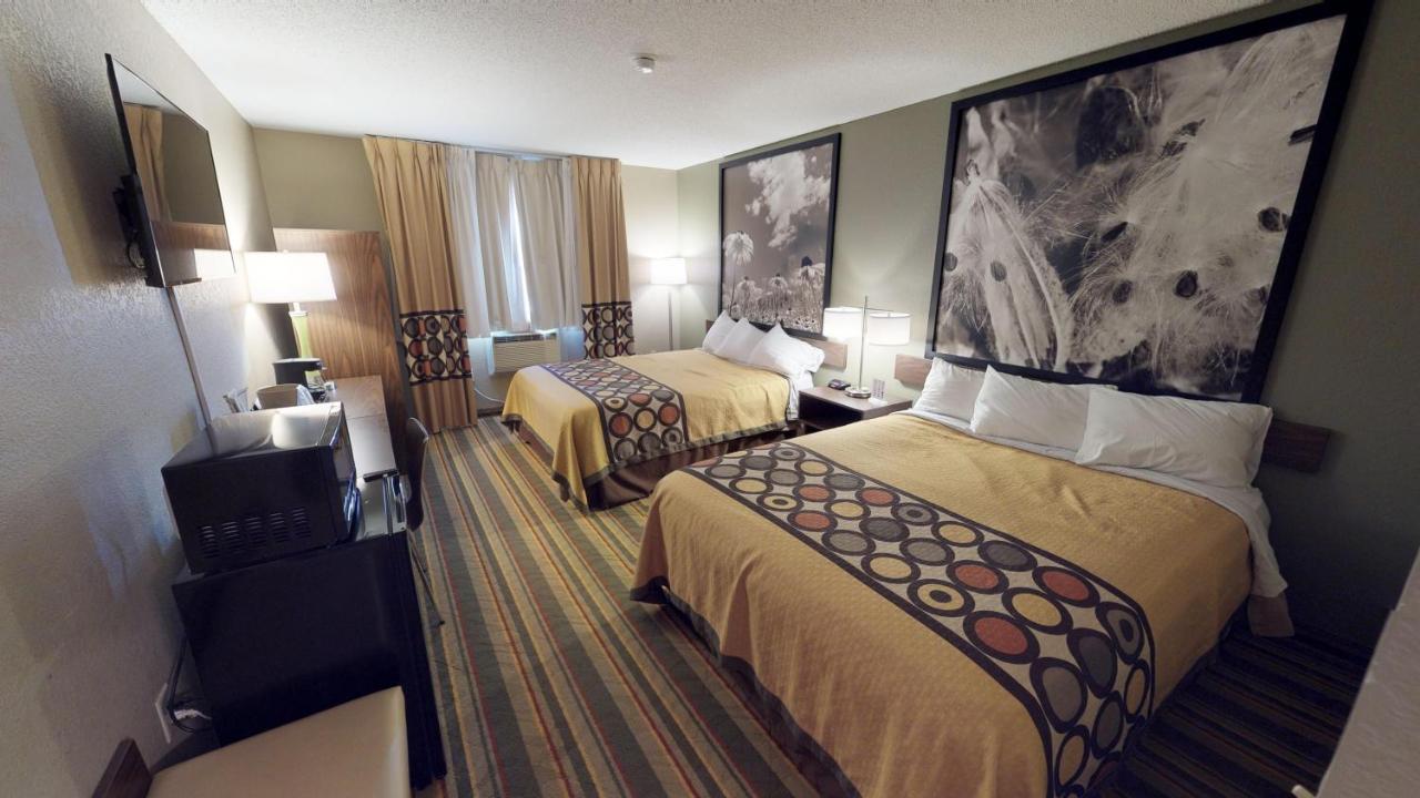 Super 8 By Wyndham Glencoe Hotel Екстериор снимка